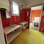 Oyala Avec Piscine, Spacieuse Et De Qualite