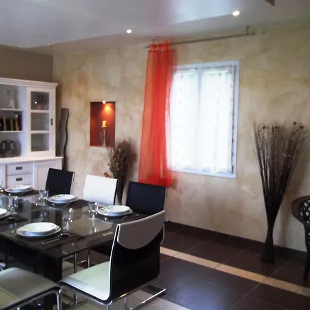 فيلة Oyala Avec Piscine, Spacieuse Et De Qualite