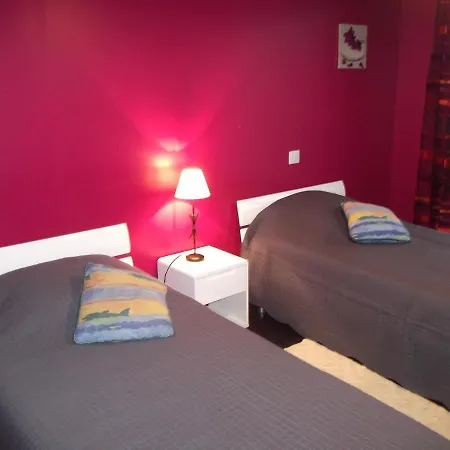 Oyala Avec Piscine, Spacieuse Et De Qualite *