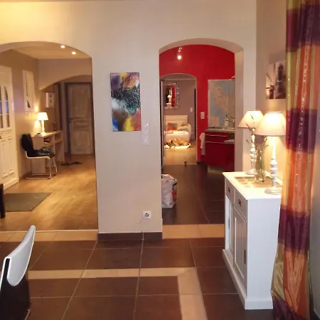 فيلة Oyala Avec Piscine, Spacieuse Et De Qualite سان بيار دو أوليرون